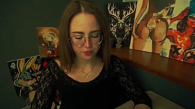 Snapshot of luxie_milady chatting on 04.21.26 luxie milady online show from 04.21.26