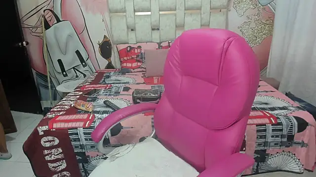 EMMA SWEETT1 online show from 02.12.25