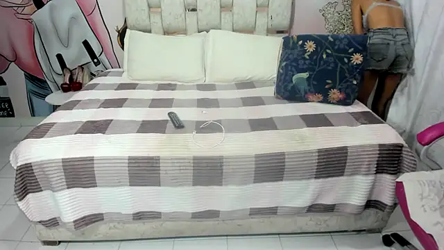 EMMA SWEETT1 online show from 03.15.25