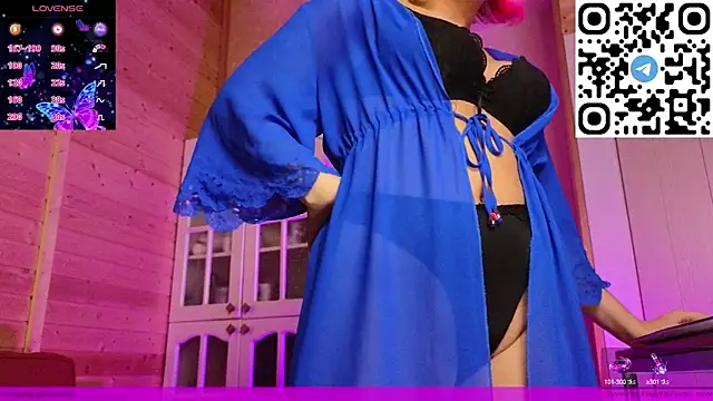 Snapshot of EVAshinyGIRL chatting on 02.15.25 EVAshinyGIRL online show from 02.15.25