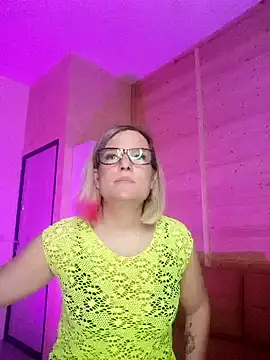 Snapshot of EVAshinyGIRL chatting on 03.02.25 EVAshinyGIRL online show from 03.02.25