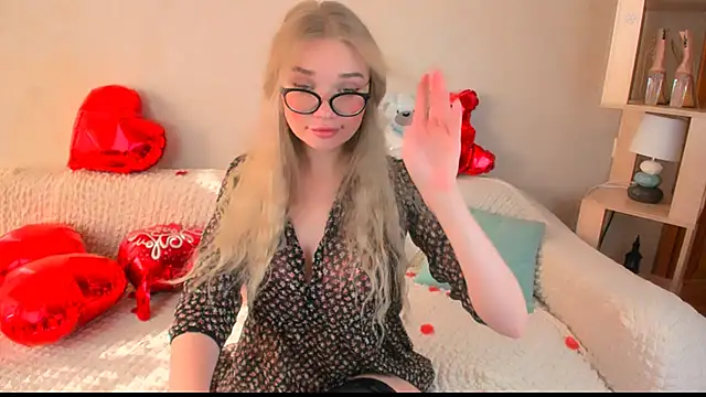 BoysLoveBlondee online show from 02.17.25