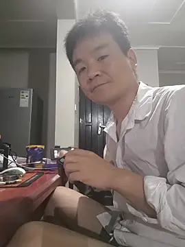 kisstoyousoon2024 online show from 11.06.25