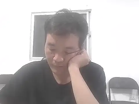 kisstoyousoon2024 online show from 11.18.25