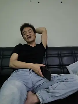 kisstoyousoon2024 online show from 02.16.26