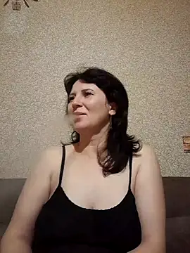 MriaLove31 online show from 10.17.25