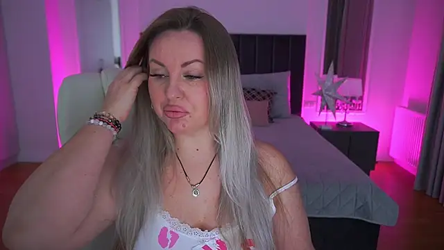 KiraCandyS online show from 04.12.26