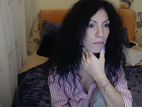 Emmatoo online show from 11.25.25