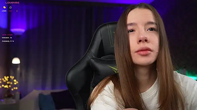 Amely Young online show from 03.23.25