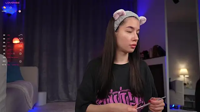 Amely Young online show from 09.11.25