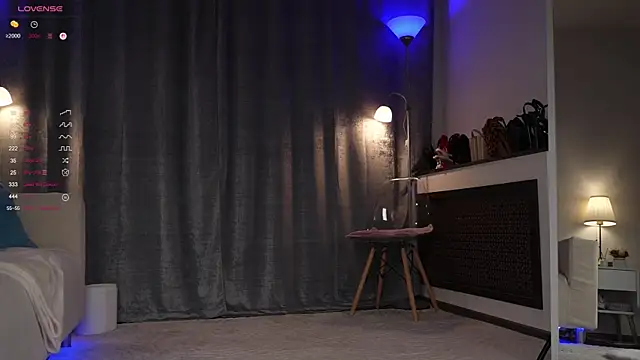 Amely Young online show from 09.15.25