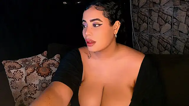 Snapshot of Emmacamille chatting on 02.27.25 Emmacamille online show from 02.27.25
