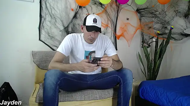 Snapshot of jayydenandjacob chatting on 10.30.25 jayydenandjacob online show from 10.30.25