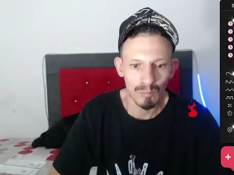 Snapshot of trebollhht chatting on 12.29.24 trebollhht online show from 12.29.24