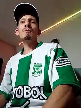 Snapshot of trebollhht chatting on 02.24.25 trebollhht online show from 02.24.25