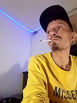 Snapshot of trebollhht chatting on 02.28.25 trebollhht online show from 02.28.25