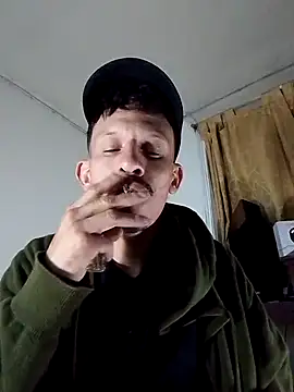 Snapshot of trebollhht chatting on 03.02.25 trebollhht online show from 03.02.25