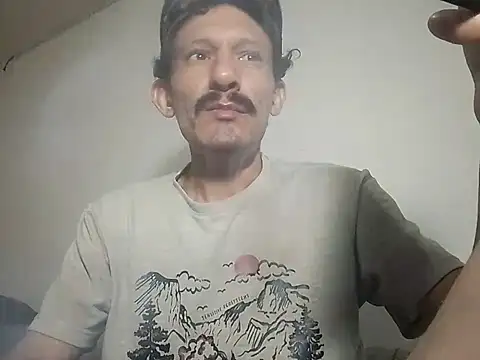 Snapshot of trebollhht chatting on 09.10.25 trebollhht online show from 09.10.25