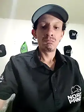 Snapshot of trebollhht chatting on 09.18.25 trebollhht online show from 09.18.25