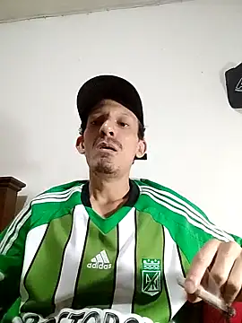 Snapshot of trebollhht chatting on 09.20.25 trebollhht online show from 09.20.25