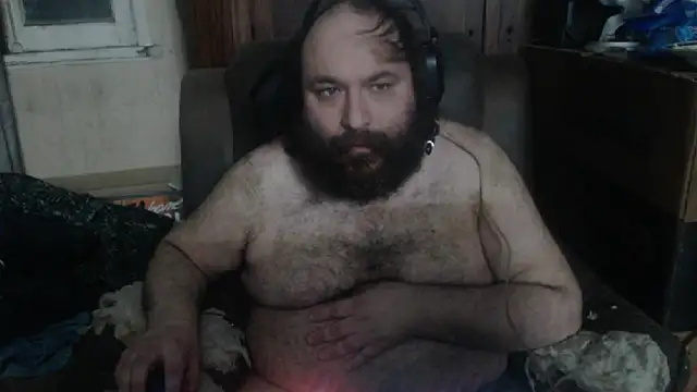 Snapshot of hairyhulk chatting on 01.02.25 hairyhulk online show from 01.02.25