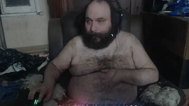 Snapshot of hairyhulk chatting on 01.03.25 hairyhulk online show from 01.03.25