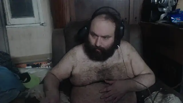 Snapshot of hairyhulk chatting on 01.12.25 hairyhulk online show from 01.12.25