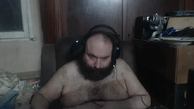 Snapshot of hairyhulk chatting on 01.17.25 hairyhulk online show from 01.17.25