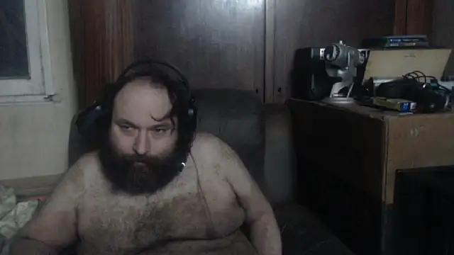 Snapshot of hairyhulk chatting on 01.19.25 hairyhulk online show from 01.19.25