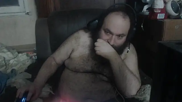 Snapshot of hairyhulk chatting on 01.20.25 hairyhulk online show from 01.20.25
