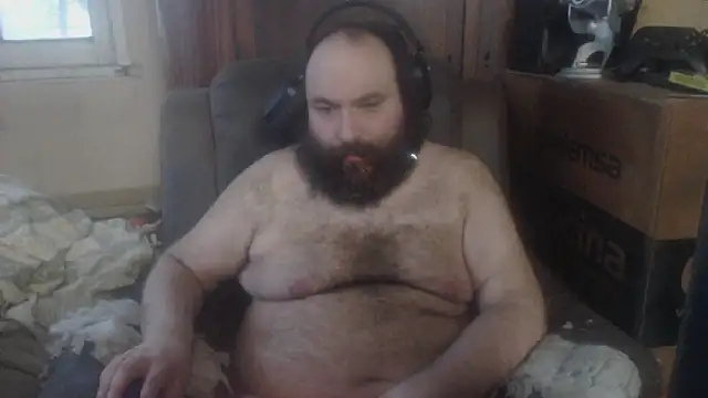 Snapshot of hairyhulk chatting on 01.25.25 hairyhulk online show from 01.25.25