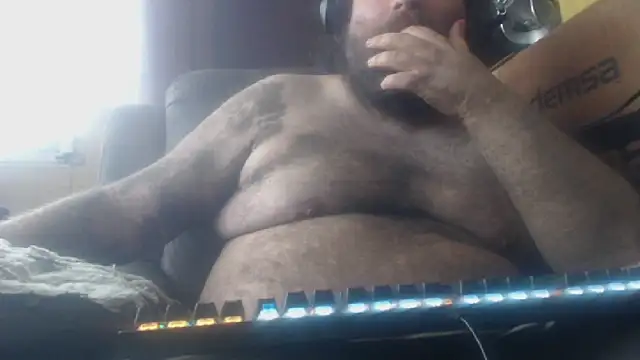 Snapshot of hairyhulk chatting on 10.02.25 hairyhulk online show from 10.02.25