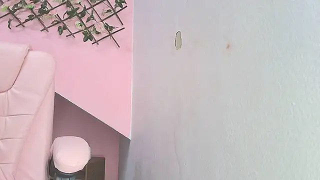 Snapshot of meribeth303av chatting on 03.16.25 meribeth303av online show from 03.16.25