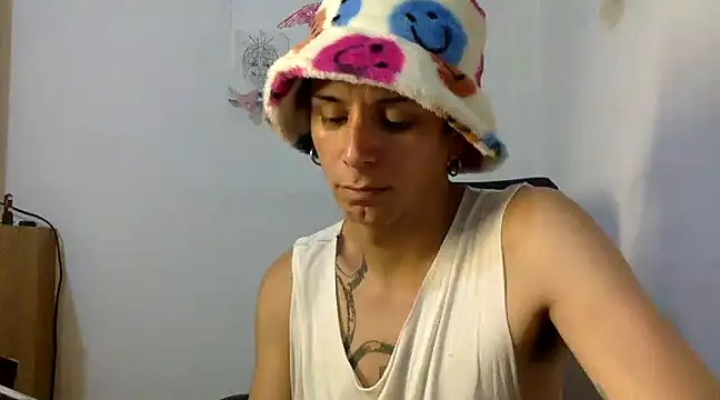 Snapshot of Thematrioshkaoficial24 chatting on 12.22.24 Thematrioshkaoficial24 online show from 12.22.24