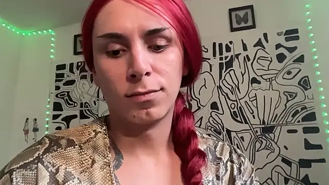 Snapshot of Thematrioshkaoficial24 chatting on 11.05.25 Thematrioshkaoficial24 online show from 11.05.25