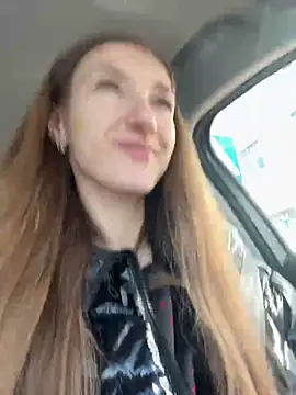 Snapshot of KateRedgar chatting on 04.27.26 KateRedgar online show from 04.27.26