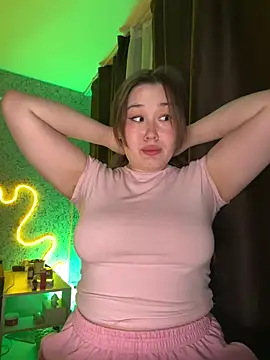 Snapshot of your_toxic_cum chatting on 06.28.26 your toxic cum online show from 06.28.26