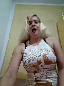 Snapshot of lamorbosa37 chatting on 12.15.24 lamorbosa37 online show from 12.15.24