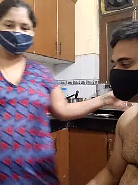 IND COUPLE1 online show from 02.12.25