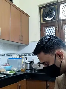 IND COUPLE1 online show from 03.01.25