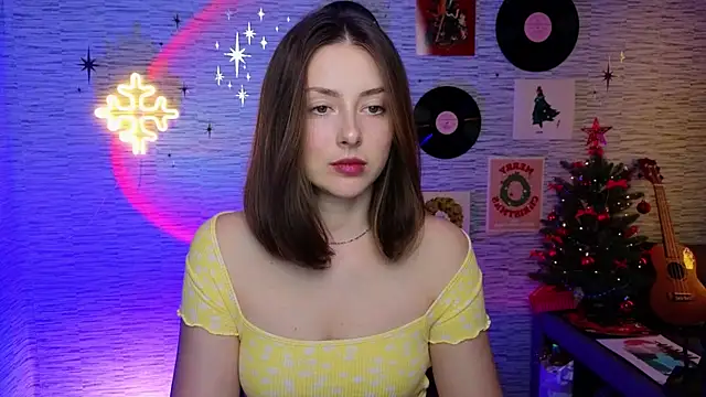 Snapshot of GloriaElmer chatting on 12.18.24 GloriaElmer online show from 12.18.24