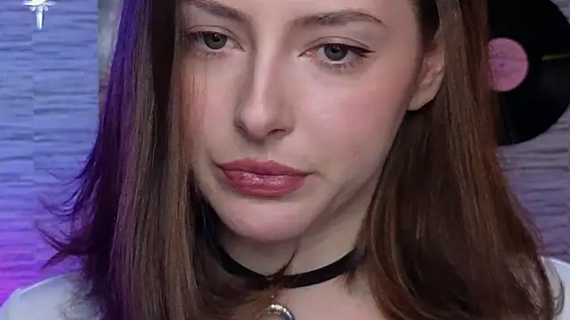 Snapshot of GloriaElmer chatting on 01.24.25 GloriaElmer online show from 01.24.25