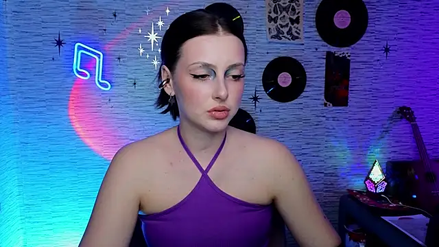 Snapshot of GloriaElmer chatting on 02.26.25 GloriaElmer online show from 02.26.25