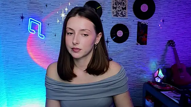 Snapshot of GloriaElmer chatting on 03.03.25 GloriaElmer online show from 03.03.25