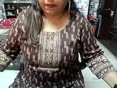 Snapshot of kiranpreet85 chatting on 03.17.25 kiranpreet85 online show from 03.17.25