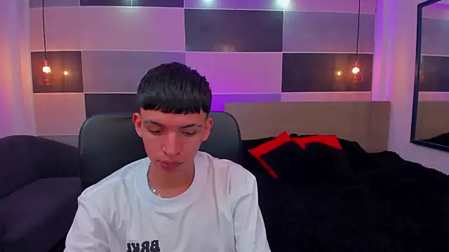 Snapshot of Juan_Nd_Steven chatting on 12.03.24 Juan Nd Steven online show from 12.03.24