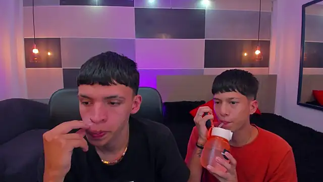 Snapshot of Juan_Nd_Steven chatting on 12.04.24 Juan Nd Steven online show from 12.04.24