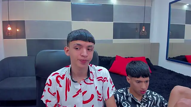 Snapshot of Juan_Nd_Steven chatting on 12.15.24 Juan Nd Steven online show from 12.15.24