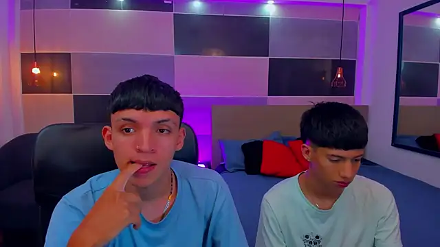 Snapshot of Juan_Nd_Steven chatting on 12.20.24 Juan Nd Steven online show from 12.20.24