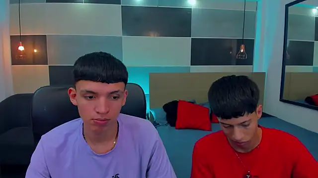 Snapshot of Juan_Nd_Steven chatting on 12.21.24 Juan Nd Steven online show from 12.21.24